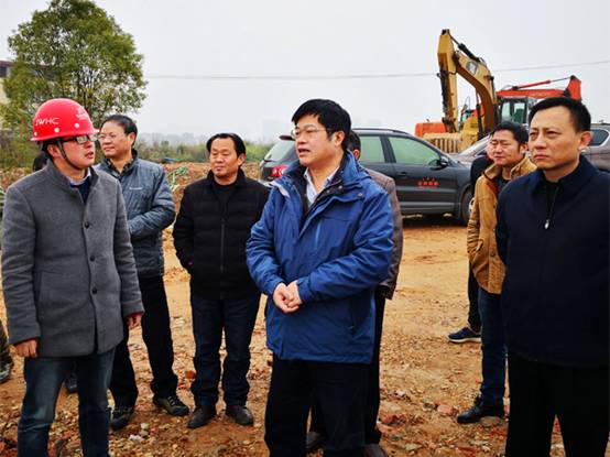 說明: E:\共享文件夾\禾河大道路堤結(jié)合改造工程施工2標段\項目進度圖片\領(lǐng)導檢查\2019.2.25水利廳廖瑞釗防汛檢查\未標題-1.jpg